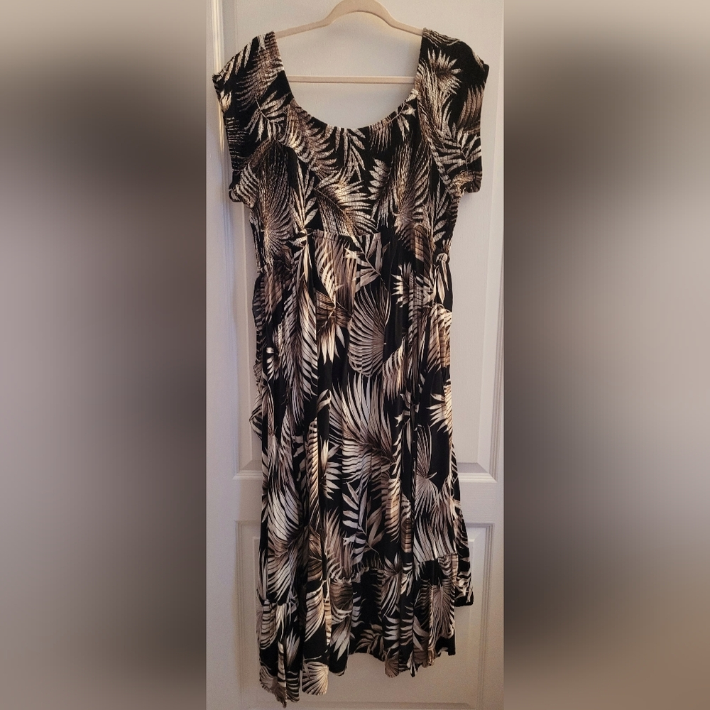 torrid Black Maxi Dress with Taupe Leaf Print Off-Shoulder - Picture 6 of 8